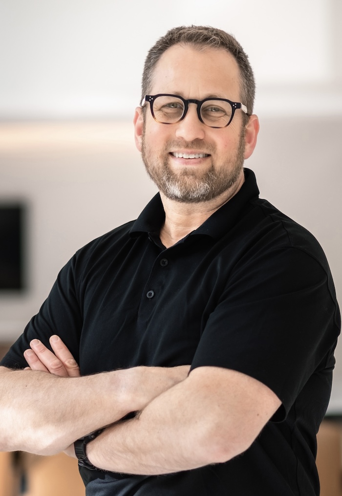 Dr. Robert Schlossberg